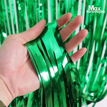 Carregar imagem no visualizador da galeria, Cortina de Franja Metálica Verde 1x2m na Max Renovação
