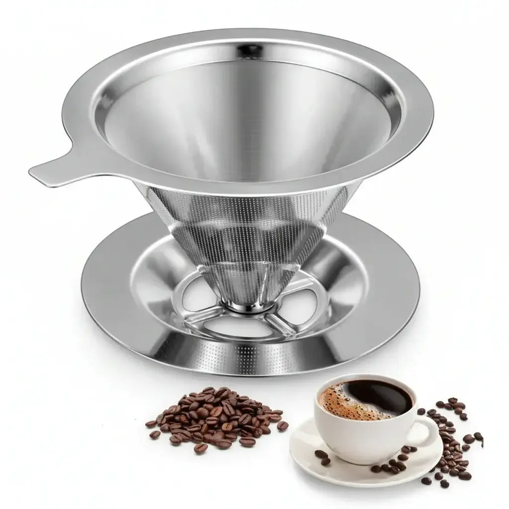 Coador de Café Permanente em Aço Inox sendo usado para coar café